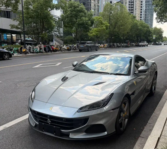 Ferrari Portofino 3.9T M