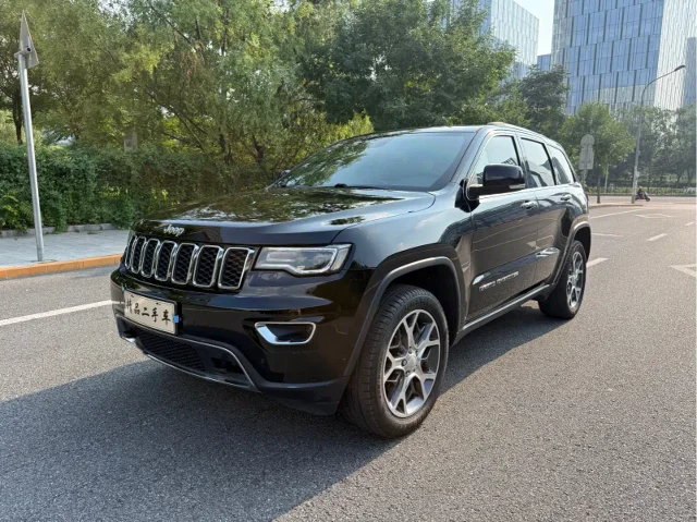 Jeep Grand Cherokee (Import) 3.0L Elite Navigation Edition