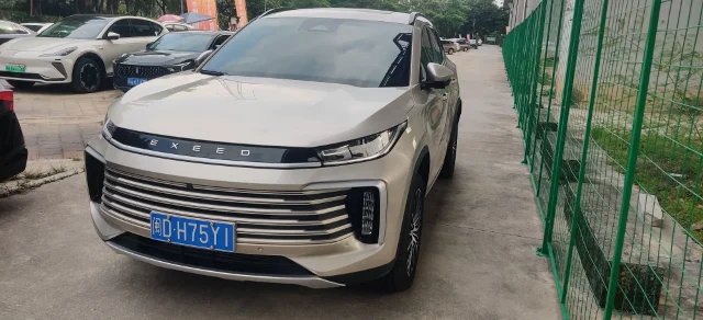 Exeed Lingyun 300T 2WD Night Edition
