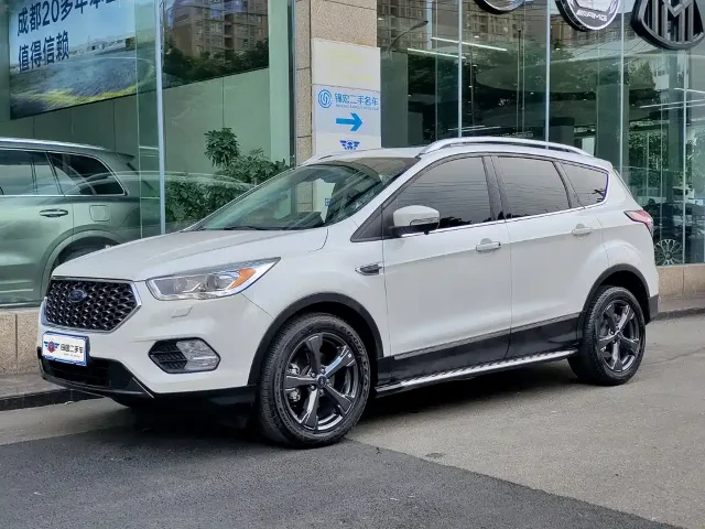 Ford Kuga EcoBoost 180 2WD Luxury Wing Type China V