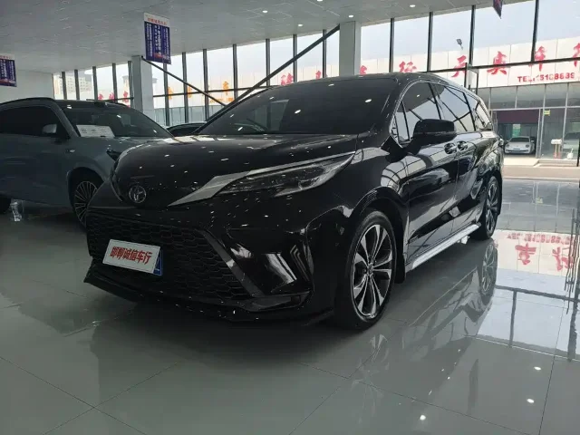 Toyota Granvia 2.5L Hybrid Premium Baron VIP Edition
