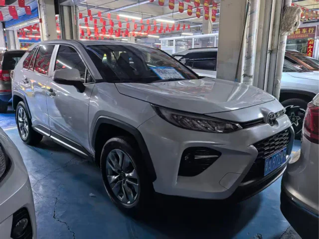 Toyota Wildlander 2.0L CVT 4WD Luxury Edition