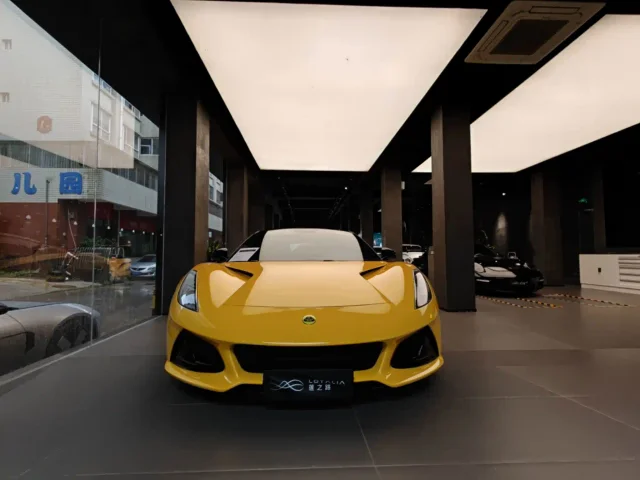 Lotus Emira 3.5T V6 Manual First Edition