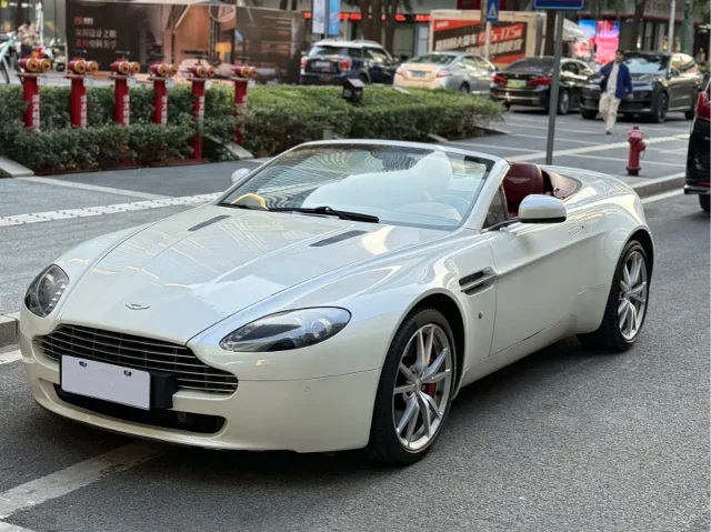 Aston Martin V8 Vantage 4.7L Sportshift Roadster