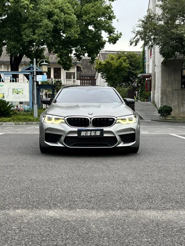 BMW M5 M5