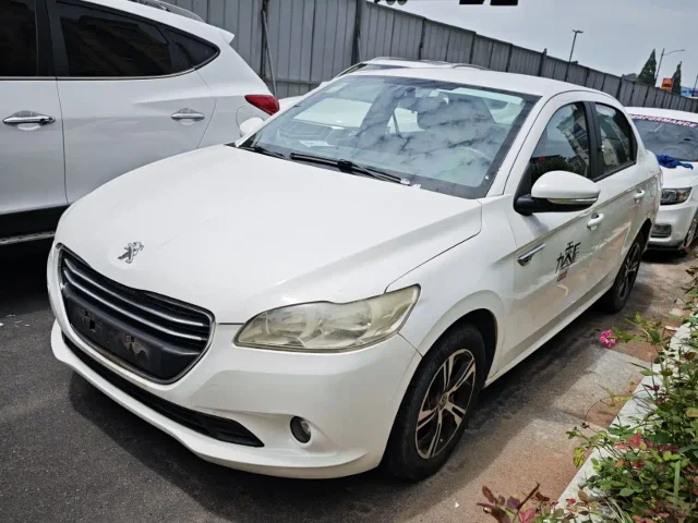 Peugeot 301 1.6L Manual Comfort Edition