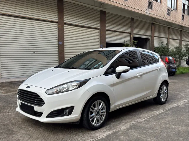 Ford Fiesta Hatchback 1.5L Auto Fashion Type