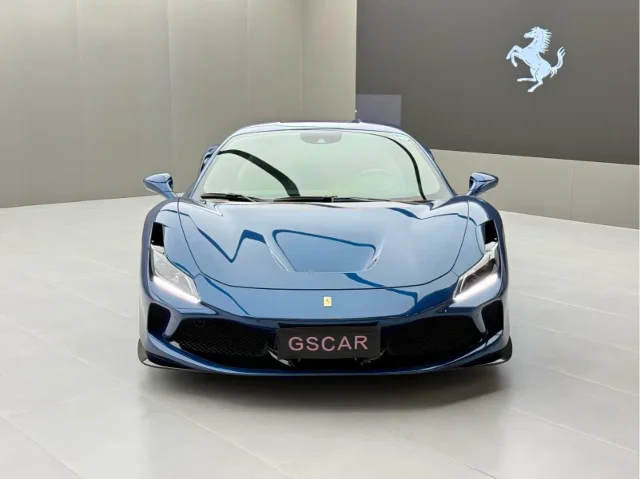 Ferrari F8 Tributo 3.9T V8