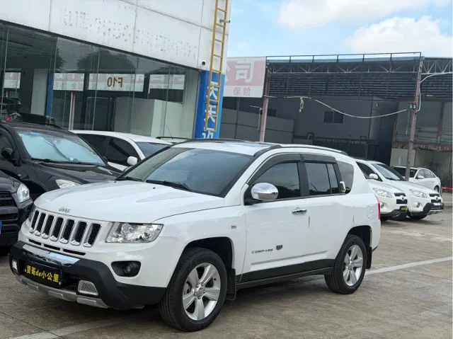 Jeep Compass (Import) 2.0L 2WD Luxury Edition