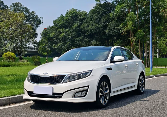 Kia K5 2.0L Auto LUXURY