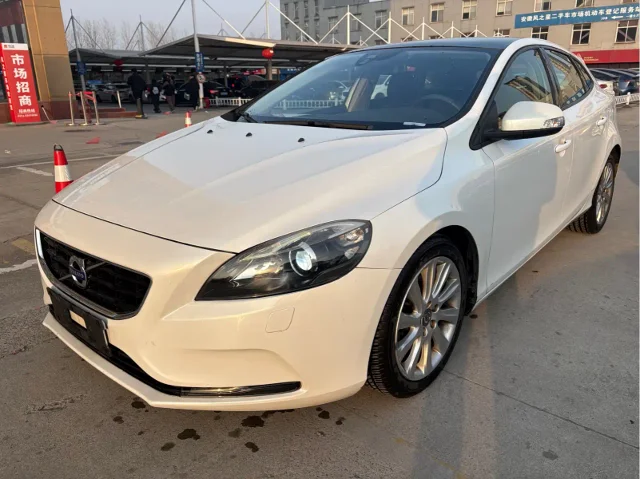 Volvo V40 1.6T Smart Leisure Edition