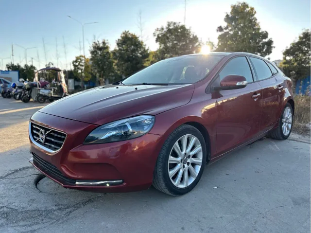 Volvo V40 1.6T Smart Leisure Edition