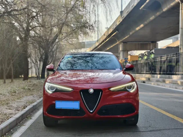 Alfa Romeo Stelvio 2.0T 200HP Elite Edition