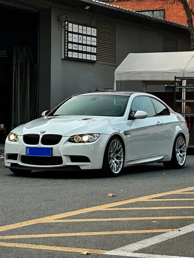 BMW M3 M3 2-door Carbon Fiber Top Edition