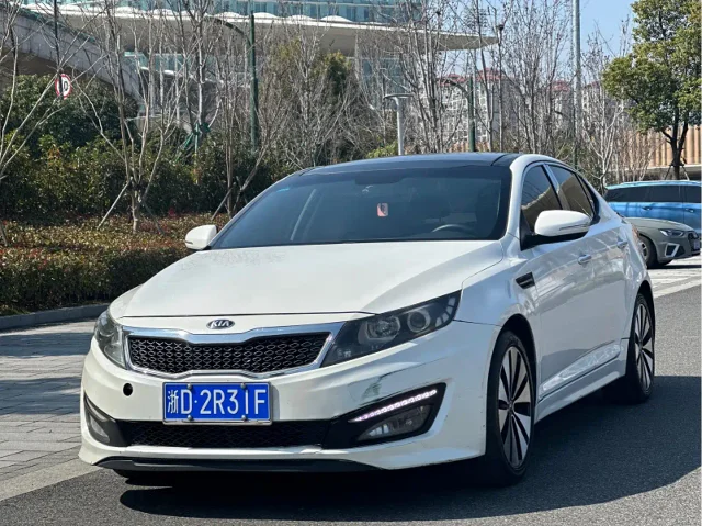 Kia K5 2.0L Auto DLX Special Edition