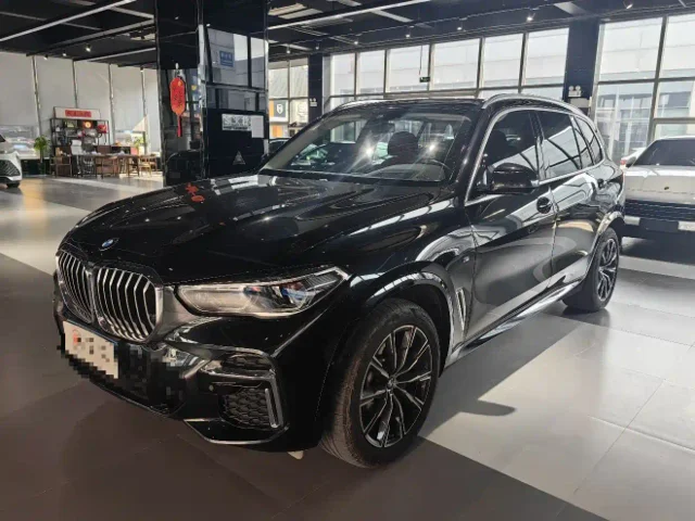 BMW X5 Facelift xDrive 30Li Premium Type M Sport Package