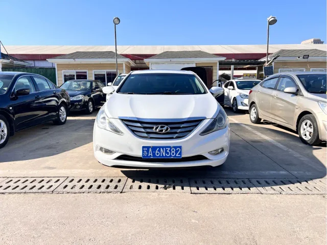 Hyundai Sonata 2.0L Auto Premium Edition
