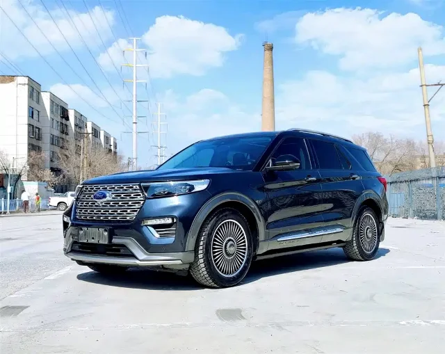 Ford Explorer EcoBoost 285 4WD Platinum Edition 7 seats
