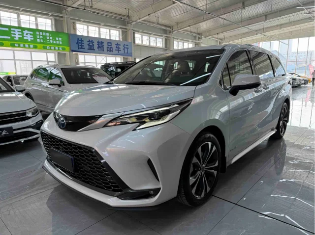 Toyota Granvia 2.5L Hybrid Premium PLUS Edition