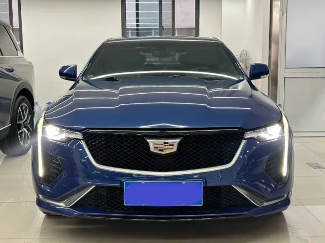 Cadillac CT4 28T Fashion Type