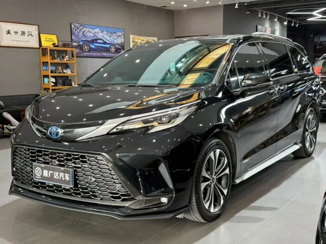 Toyota Granvia 2.5L Hybrid Premium Baron VIP Edition