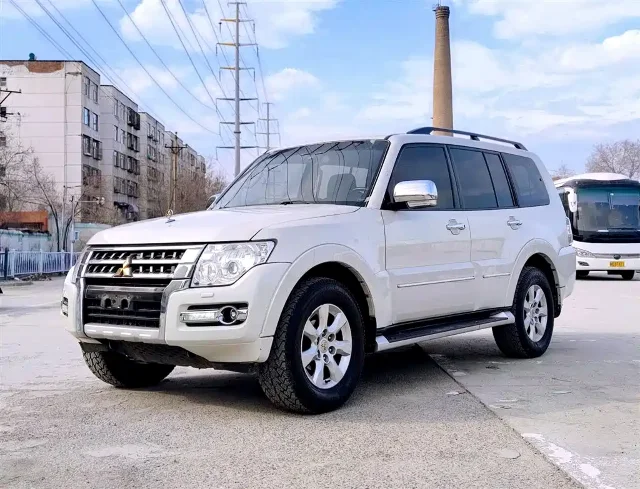 Mitsubishi Pajero (Import) Collection Edition 3.0L Auto Premium Offroad Edition