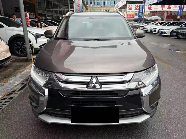 Mitsubishi Outlander 2.4L 4WD Elite Edition 5 seats