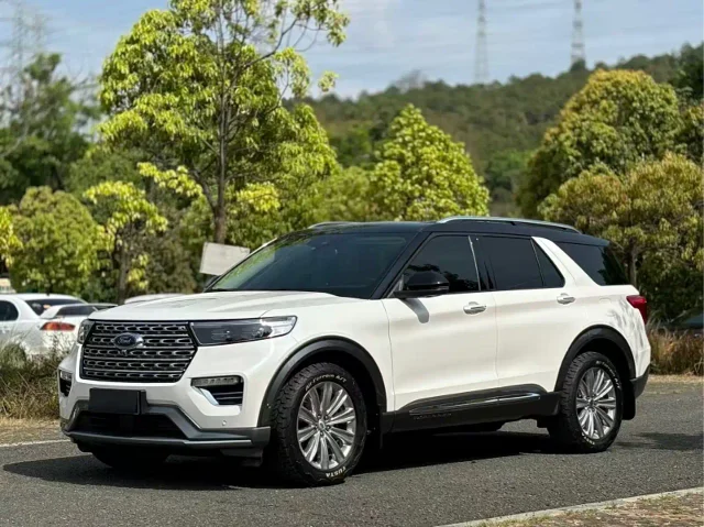 Ford Explorer EcoBoost 285 4WD Titanium Gold Edition 7 seats