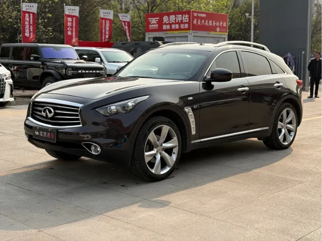 Infiniti QX70 3.7L Standard Edition