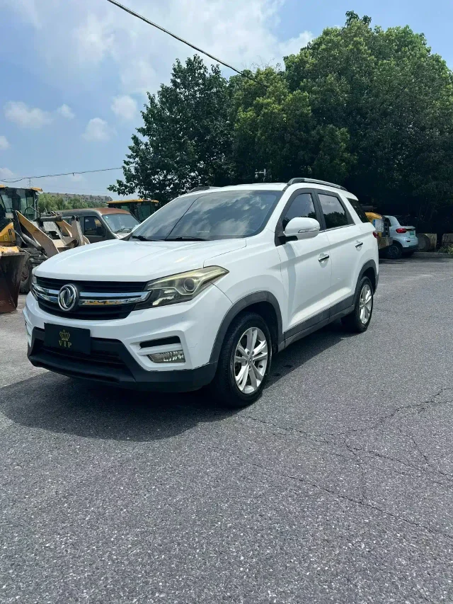 Fengon S560 1.8L Manual Comfort Type 7 seats