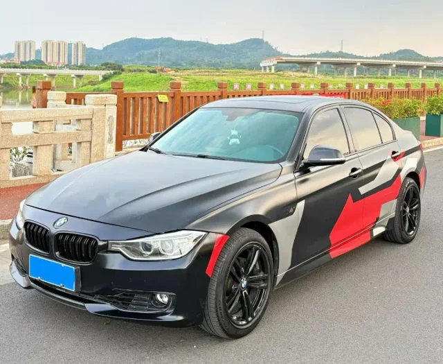 BMW 3 Series (Import) 320i Sport Design Package