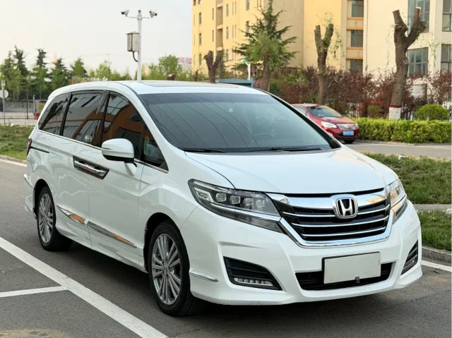 Honda Elysion 2.4L Luxury Edition
