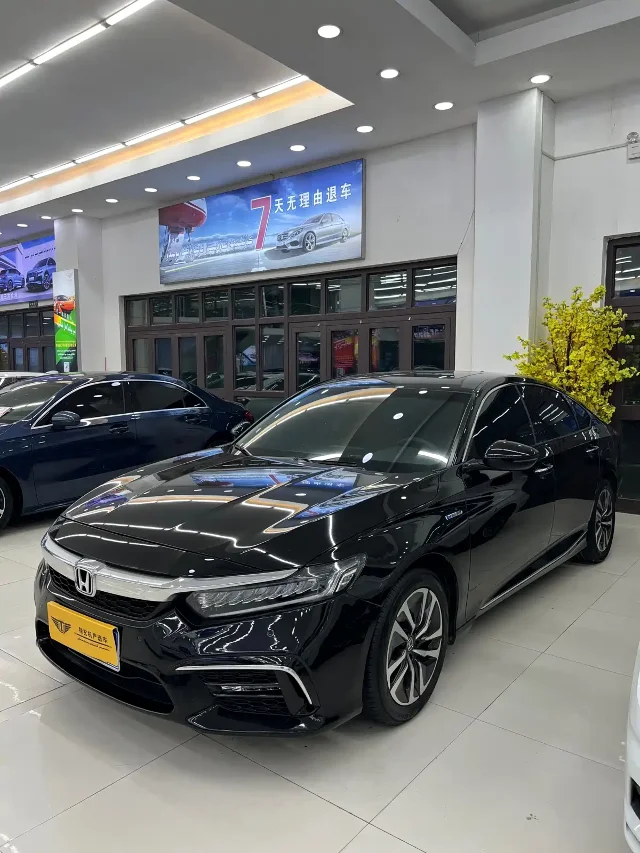 Honda Inspire Sharp Hybrid 2.0L Pure Elegant Edition China VI