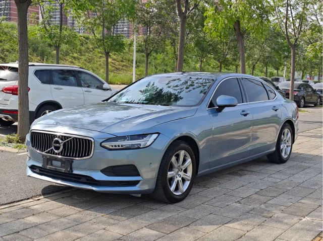 Volvo S90 T4 Smart Leisure Edition