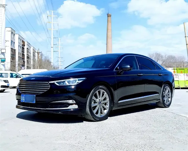 Ford Taurus EcoBoost 245 Premium Edition