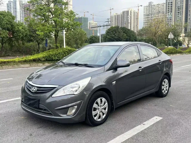 Hyundai Verna Sedan 1.4L Manual Standard Type GL