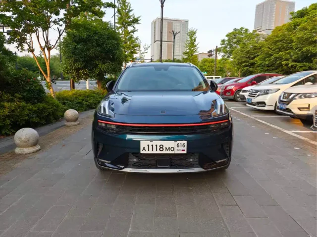 Lynk & Co 06 1.5T Shine Halo