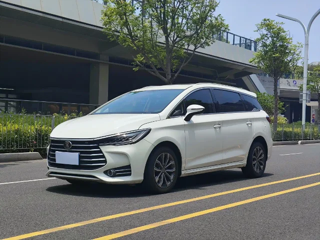 BYD Song MAX 1.5T Auto Connected Wise Comfort Sunroof Type 6 seats China VI