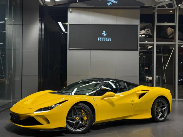 Ferrari F8 Tributo 3.9T V8
