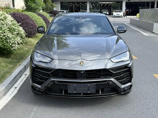 Lamborghini Urus 4.0T V8