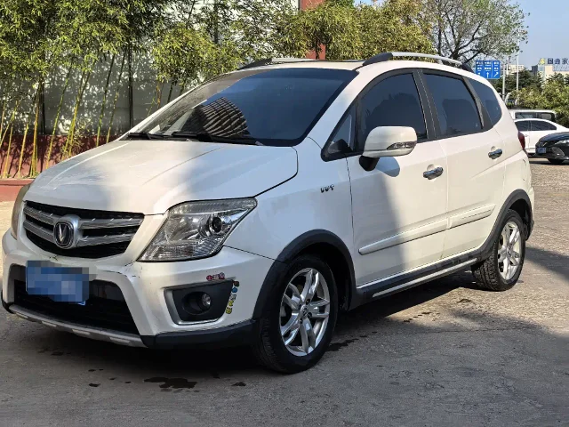 Changan CX20 1.4L IMT Sunroof Navigation Edition China IV