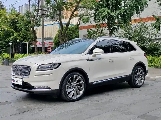 Lincoln Nautilus 2.7T 4WD Premium Shine Edition