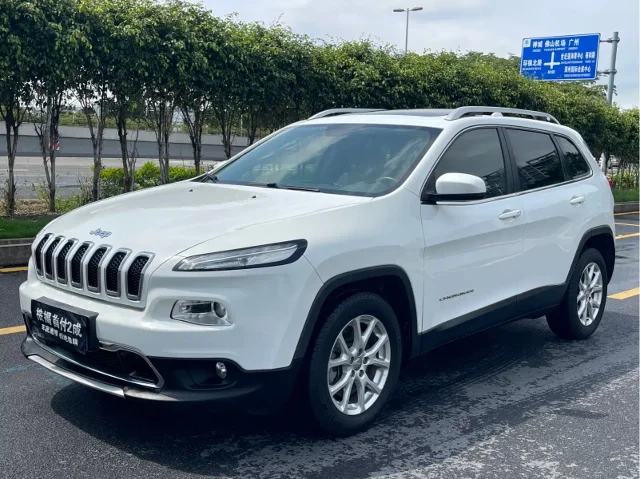 Jeep Cherokee 2.0L Superior Edition