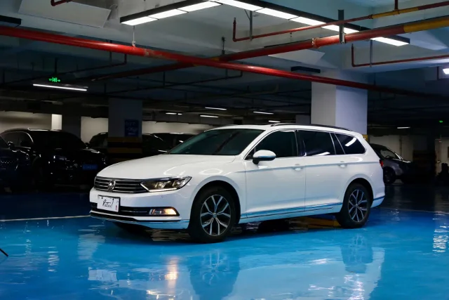 Volkswagen Variant 380TSI 2WD Comfort Travel Edition