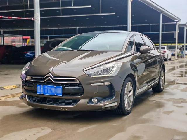 DS 5 1.6T Luxury Edition THP200
