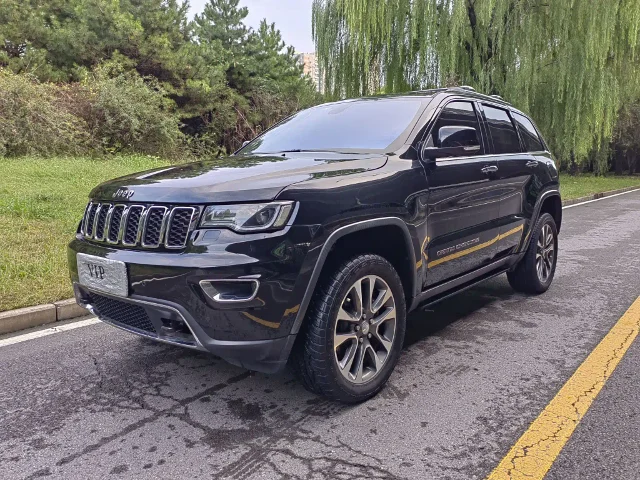 Jeep Grand Cherokee (Import) 3.0L Comfort Enjoy Navigation Edition