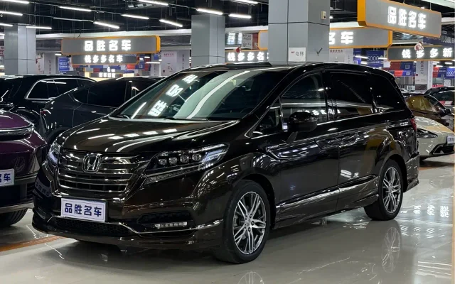 Honda Elysion 2.0L Hybrid Luxury Edition