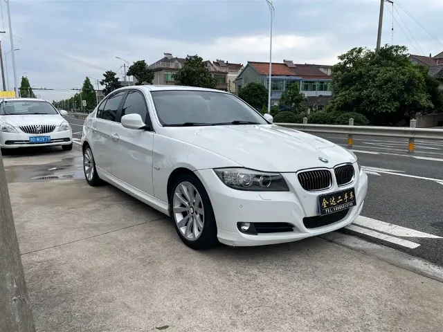BMW 3 Series (Import) 325i Luxury Type