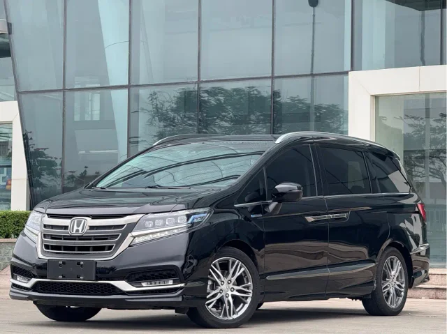 Honda Elysion 2.0L Hybrid Luxury Edition