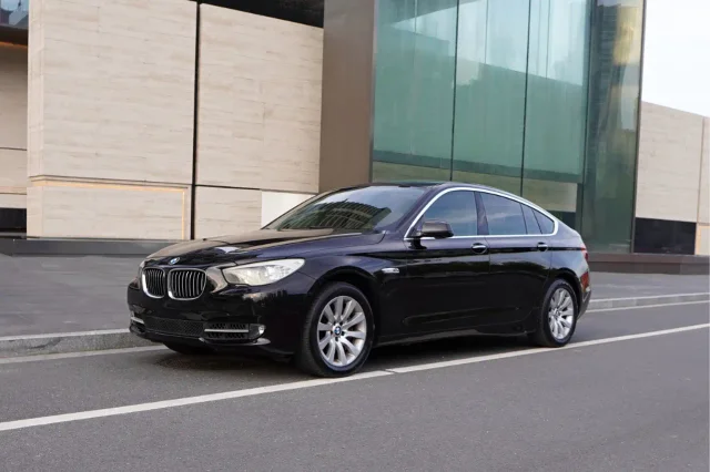 BMW 5 Series GT 535i Leading Type